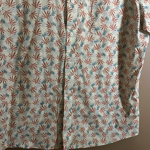 Vacation style button down shirt - Picture 2 of 4